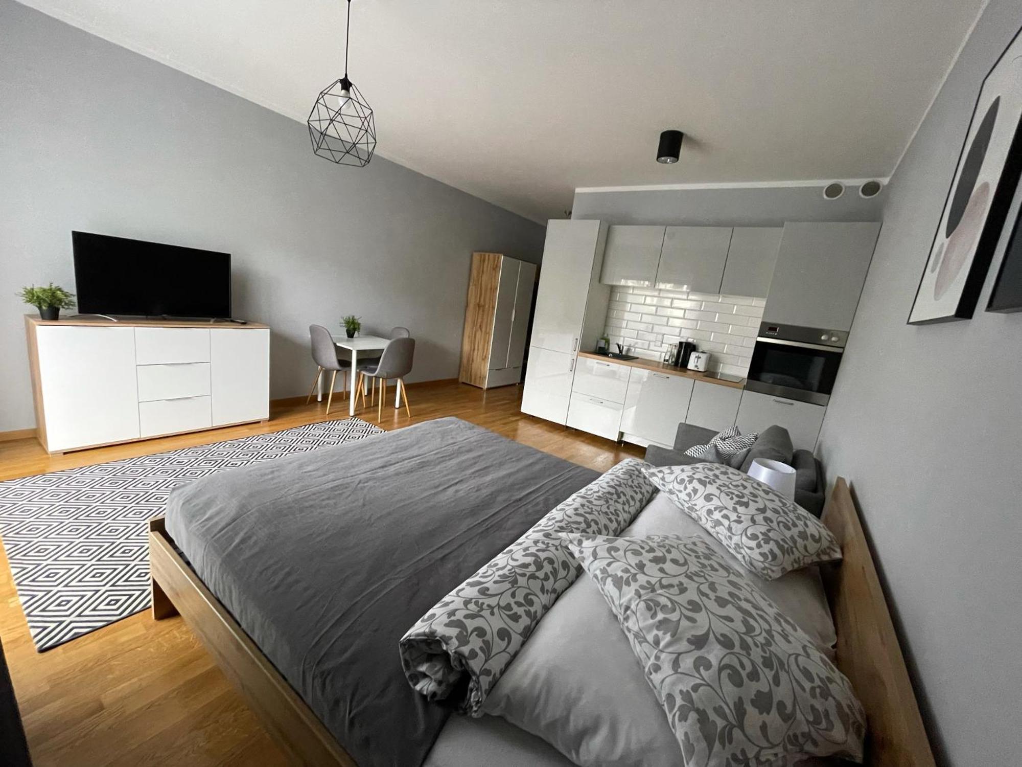 Apartamenty Tespis - Francuska Atal Park II カトヴィツェ エクステリア 写真