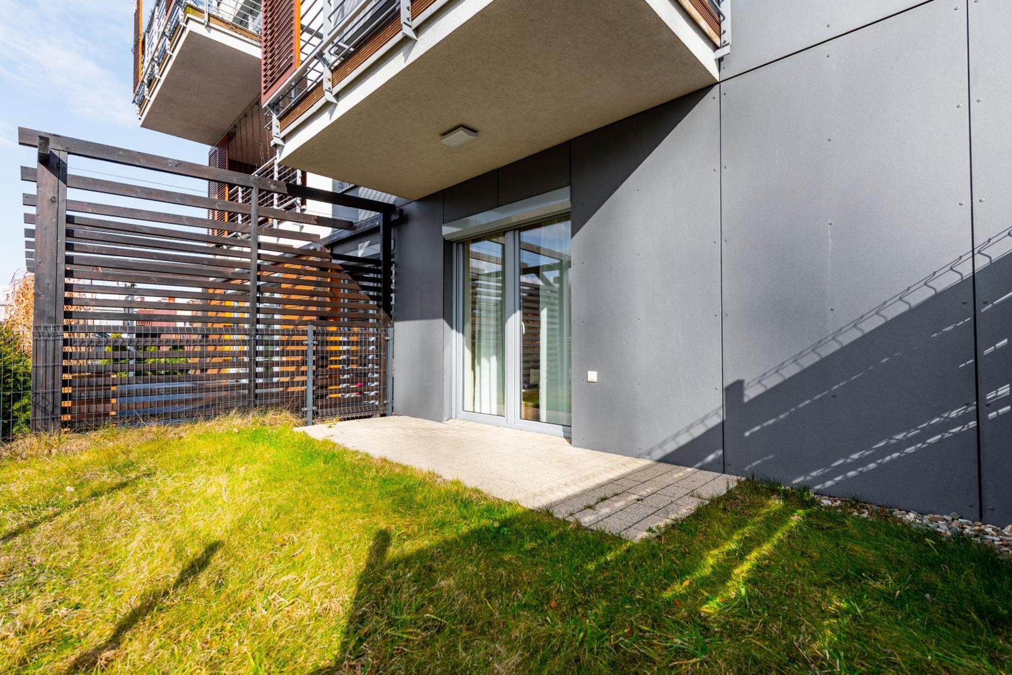 Apartamenty Tespis - Francuska Atal Park II カトヴィツェ エクステリア 写真